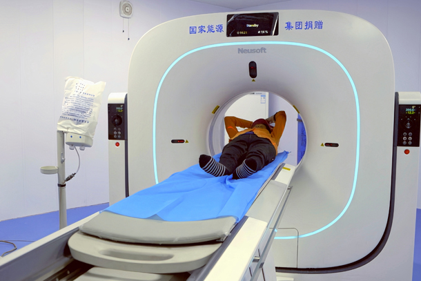 16為右玉縣人民醫(yī)院捐贈醫(yī)療設(shè)備 - 副本